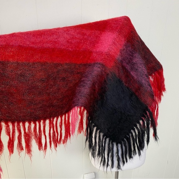 VTG Royal Scot Mohair & Wool Wrap Cape Shawl Red Pink Black Fringe England - Picture 11 of 13